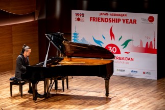友好年の枠組で中村天平氏のピアノリサイタルが実施されました